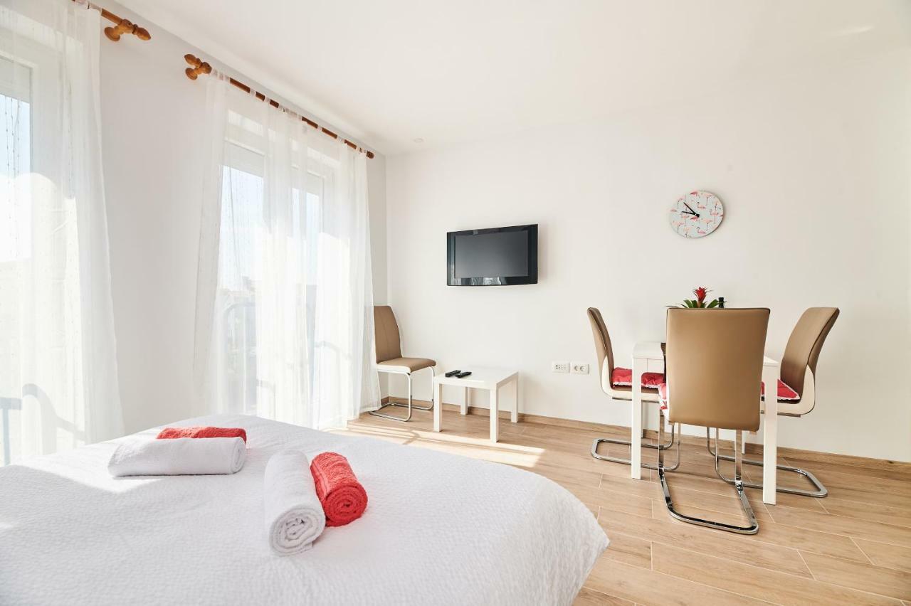 Lena Apartmán